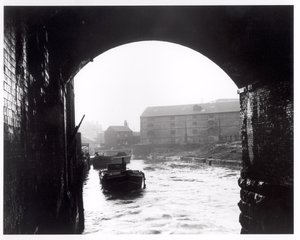River Aire gezien vanaf de Dark Arches, Leeds, 1951